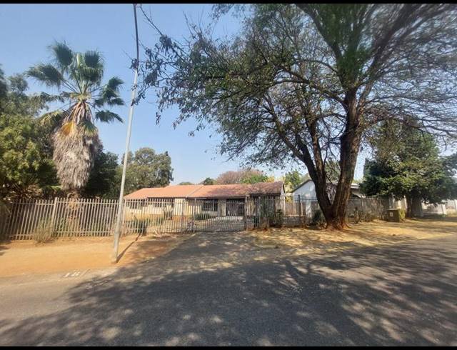 3 BEDROOM HOUSE FOR SALE IN HEUWELOORD